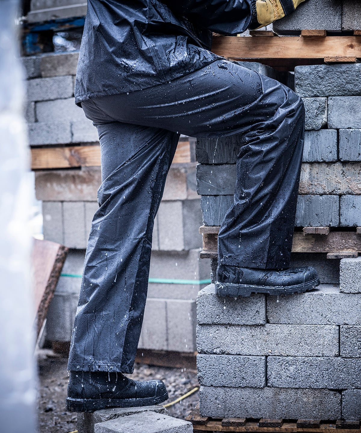 Men's Pro Stormbreak Overtrousers