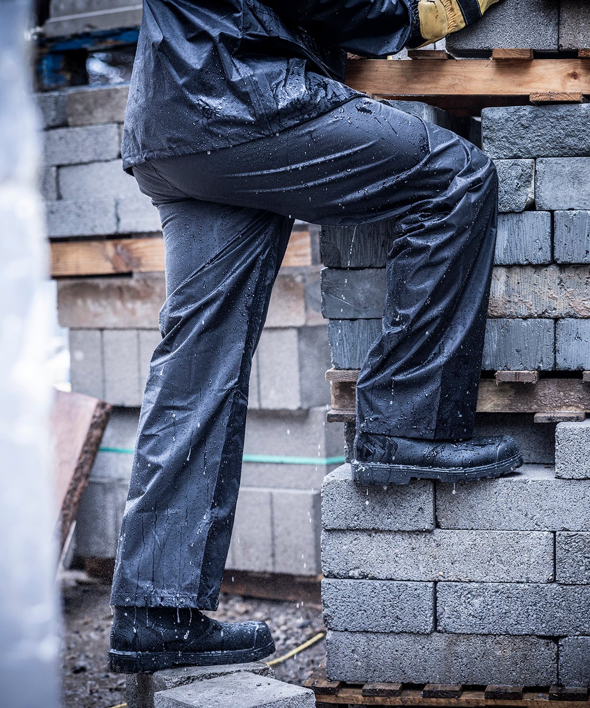 Men's Pro Stormbreak Overtrousers